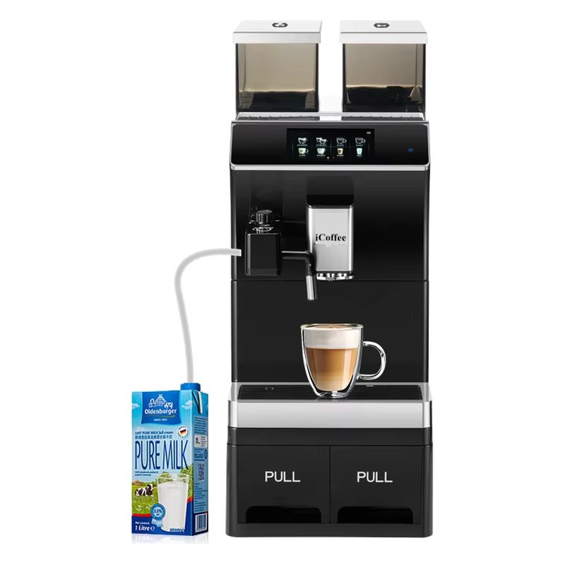 iCoffee feliratú, két kávétartályos érintőképernyős kávégép tejesdobozból szívott tejjel és egy pohár cappuccinóval